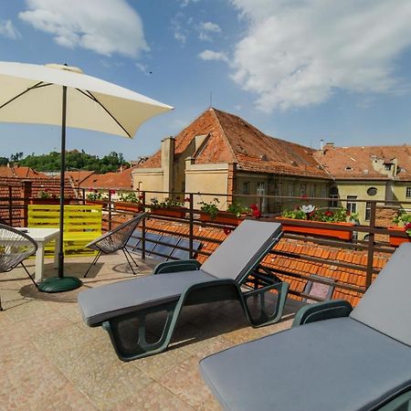 Rooftop Central Apartment Брашов Экстерьер фото